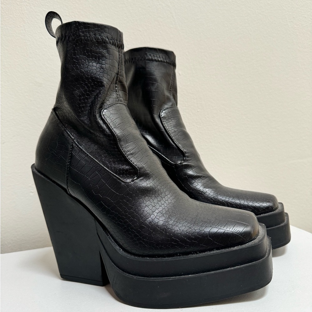 Black snake print full leather platform heeled boots
